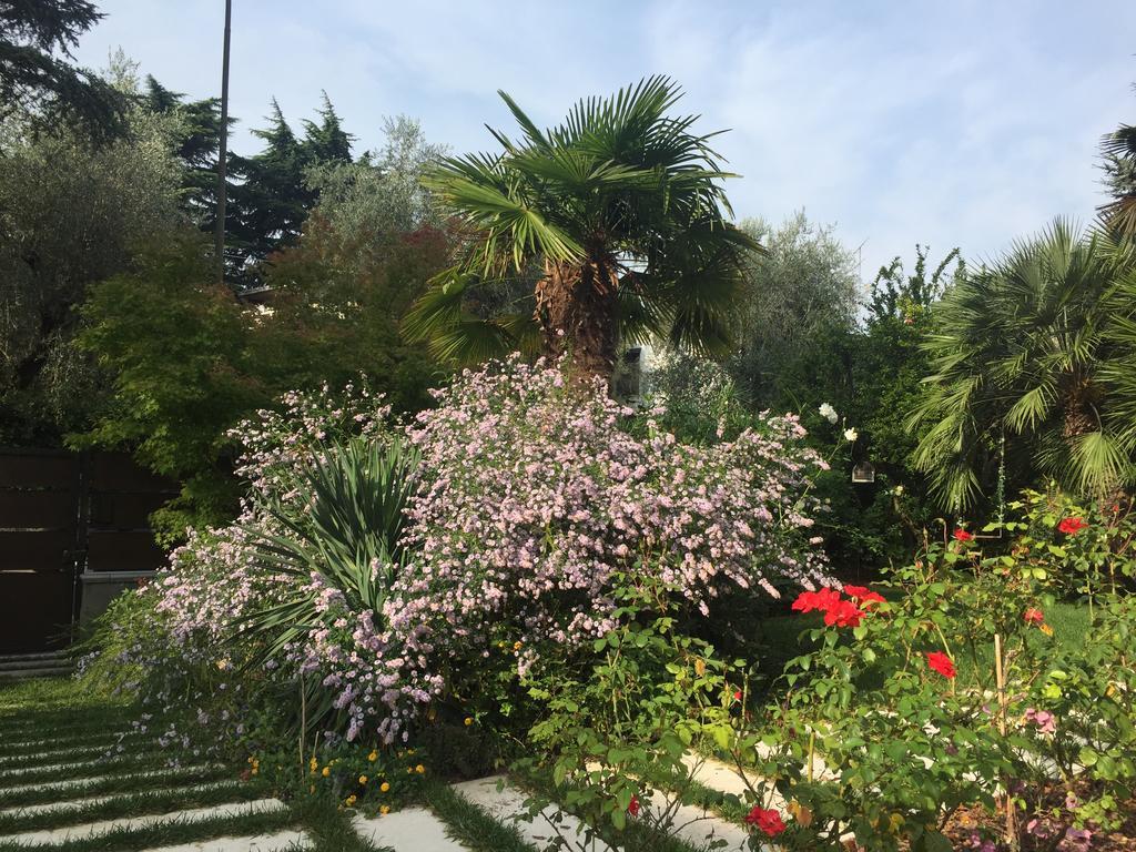 Villa Arzilla Desenzano del Garda Luaran gambar